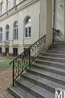 IMG_8938_Alkotmány u. 18_udvar.jpg