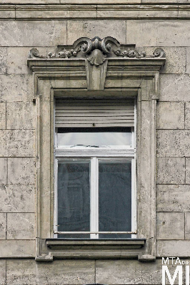 IMG_9055_Alkotmány u. 18_külső.jpg