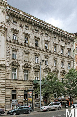 IMG_9062_Alkotmány u. 18_külső.jpg