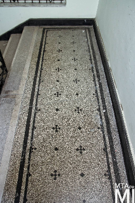 IMG_8980_Alkotmány u. 18_lépcsőház.jpg