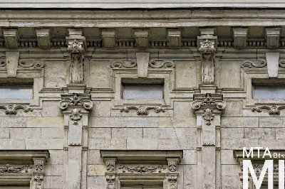 IMG_9048_Alkotmány u. 18_külső.jpg