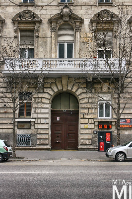 IMG_5709_Alkotmány u. 18_külső.jpg