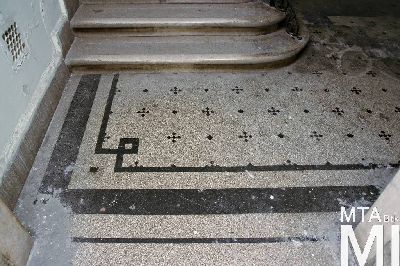 IMG_8969_Alkotmány u. 18_lépcsőház.jpg