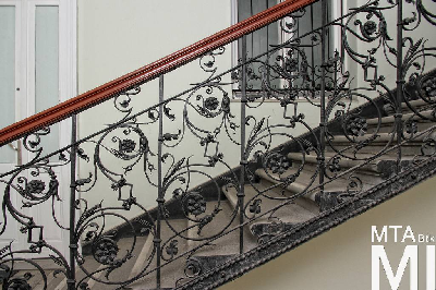 IMG_8997_Alkotmány u. 18_lépcsőház.jpg