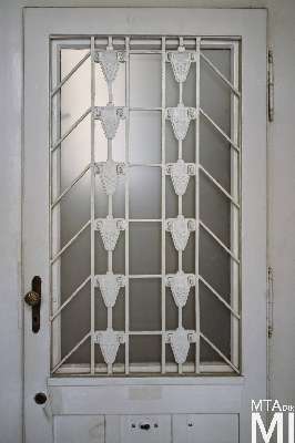 IMG_2459_Alkotmány u. 19_belső_ajtó.jpg