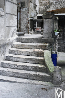 IMG_7058_Alkotmány u. 20_udvar_részlet.jpg