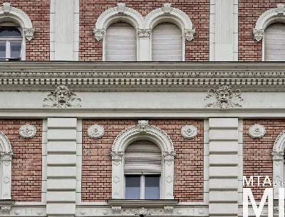 IMG_1105_Alkotmány u. 20_homlokzatrészlet.jpg