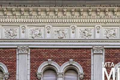 IMG_6995_Alkotmány u. 20_homlokzatrészlet.jpg