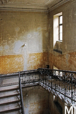 IMG_7037_Alkotmány u. 20_lépcsőház.jpg