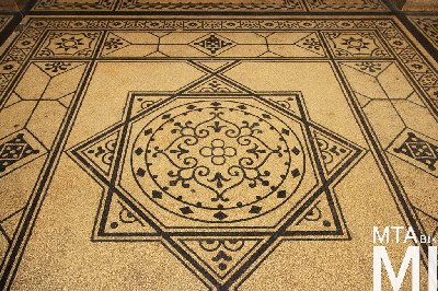 IMG_7008_Alkotmány u. 20_kapualj.jpg