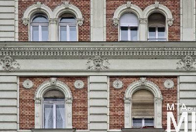 IMG_1099_Alkotmány u. 20_homlokzatrészlet.jpg