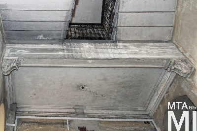 IMG_7015_Alkotmány u. 20_lépcsőház.jpg