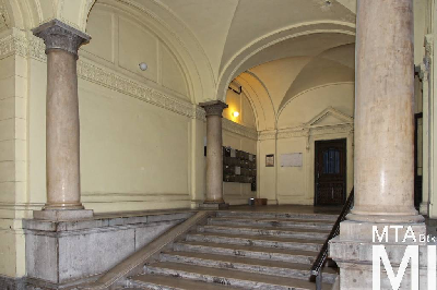 IMG_7005_Alkotmány u. 20_kapualj.jpg