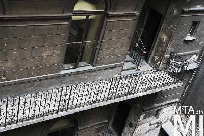 IMG_7020_Alkotmány u. 20_udvar_részlet.jpg