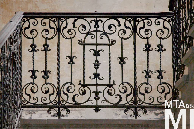 IMG_7045_Alkotmány u. 20_lépcsőház.jpg