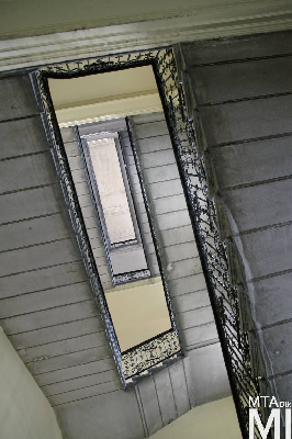 IMG_7014_Alkotmány u. 20_lépcsőház.jpg