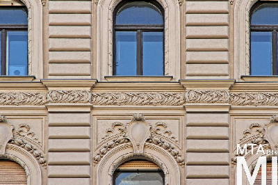 IMG_1770_Alkotmány u. 21_homlokzatrészlet.jpg