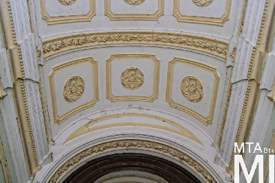 IMG_6343_Alkotmány u. 21_kapualj.jpg