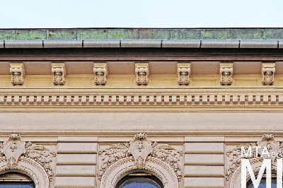 IMG_1767_Alkotmány u. 21_homlokzatrészlet.jpg