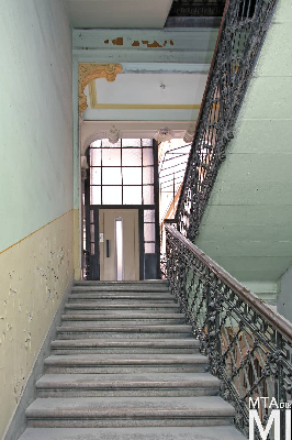 IMG_6351_Alkotmány u. 21_lépcsőház.jpg