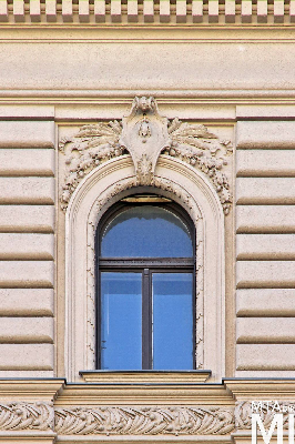 IMG_1768_Alkotmány u. 21_homlokzatrészlet.jpg