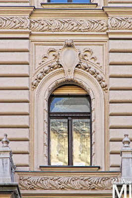 IMG_1769_Alkotmány u. 21_homlokzatrészlet.jpg