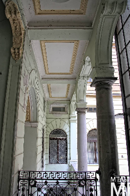 IMG_6349_Alkotmány u. 21_lépcsőház.jpg