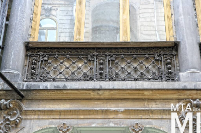 IMG_6376_Alkotmány u. 21_udvari homlokzat_részlet.jpg