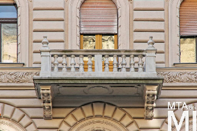 IMG_1772_Alkotmány u. 21_homlokzatrészlet.jpg