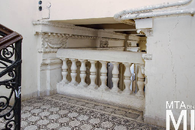 IMG_5087_Alkotmány u. 23_lépcsőház.jpg