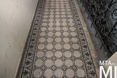 IMG_5080_Alkotmány u. 23_lépcsőház.jpg