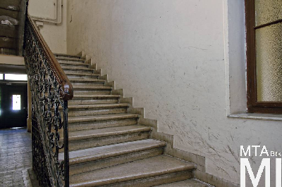 IMG_5081_Alkotmány u. 23_lépcsőház.jpg