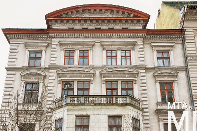 IMG_1057_Alkotmány u. 23_homlokzatrészlet.jpg