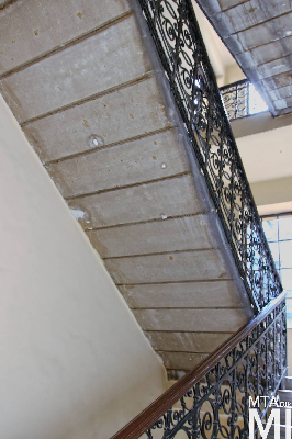 IMG_5090_Alkotmány u. 23_lépcsőház.jpg