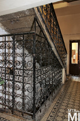 IMG_5077_Alkotmány u. 23_lépcsőház.jpg