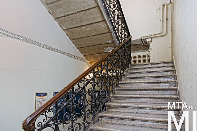 IMG_5083_Alkotmány u. 23_lépcsőház.jpg
