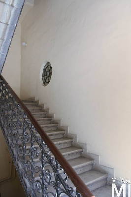 IMG_5088_Alkotmány u. 23_lépcsőház.jpg