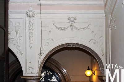 IMG_5508_Alkotmány u. 25_lépcsőház.jpg