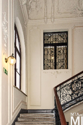 IMG_5461_Alkotmány u. 25_lépcsőház.jpg