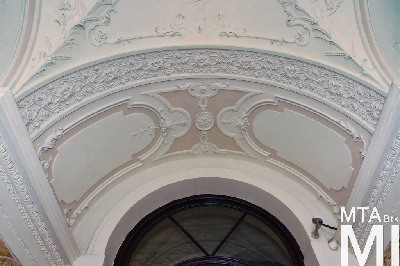 IMG_5522_Alkotmány u. 25_kapualj.jpg