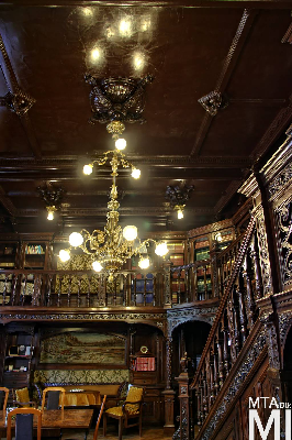 IMG_5253_Alkotmány u. 25_belső_volt_könyvtárszoba.jpg