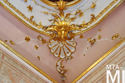 IMG_5364_Alkotmány u. 25_belső_volt_szalon.jpg