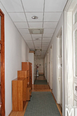 IMG_5485_Alkotmány u. 25_belső.jpg