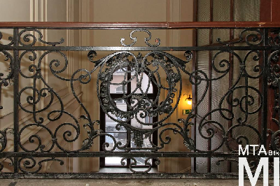 IMG_5492_Alkotmány u. 25_lépcsőház.jpg