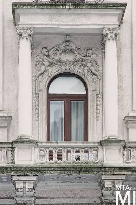 IMG_1068_Alkotmány u. 25_homlokzatrészlet.jpg