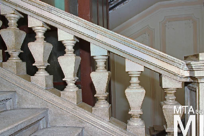 IMG_5507_Alkotmány u. 25_lépcsőház.jpg