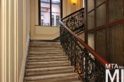 IMG_5457_Alkotmány u. 25_lépcsőház.jpg