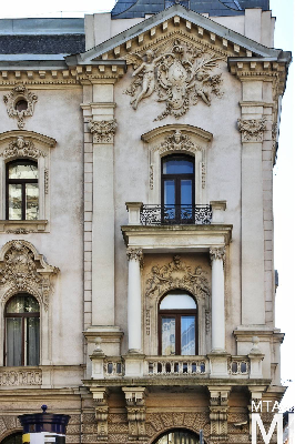 IMG_6702_Alkotmány u. 25_homlokzatrészlet.jpg