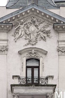 IMG_1069_Alkotmány u. 25_homlokzatrészlet.jpg