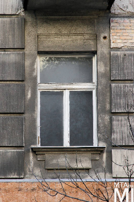 IMG_1735_Alkotmány u. 27_homlokzatrészlet.jpg